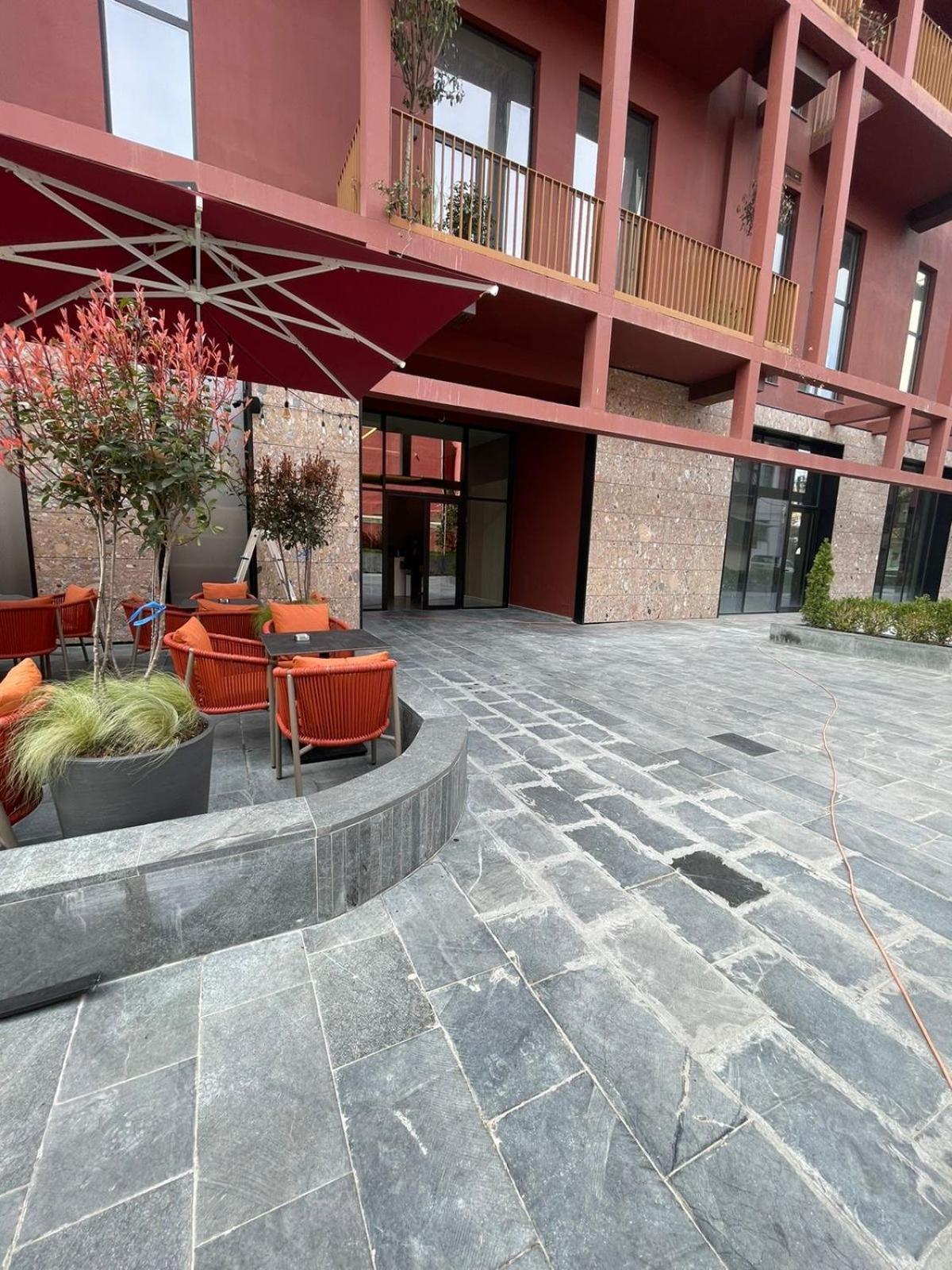 Garden Building Luxury Apartment Tiranë Luaran gambar