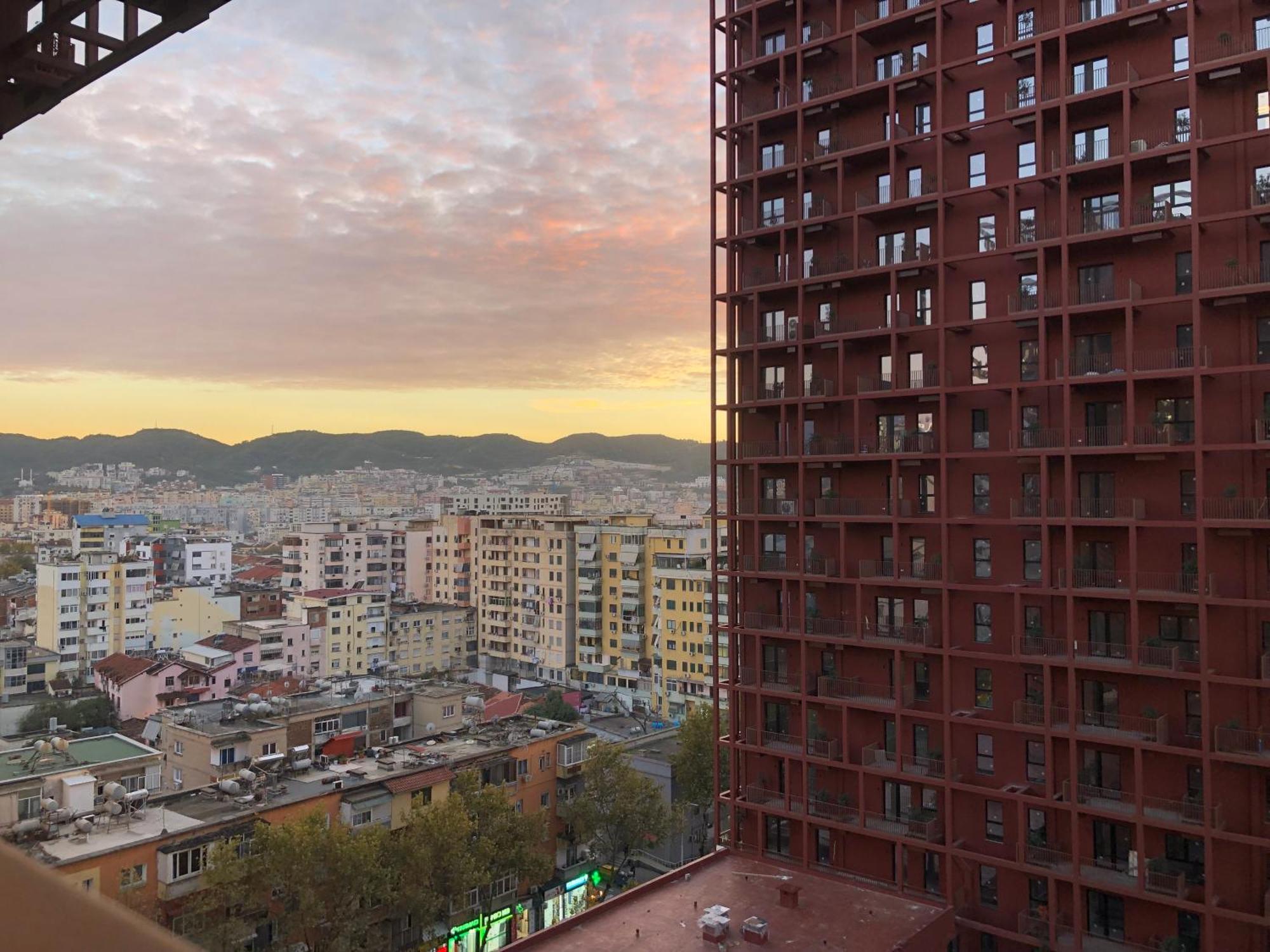 Garden Building Luxury Apartment Tiranë Luaran gambar