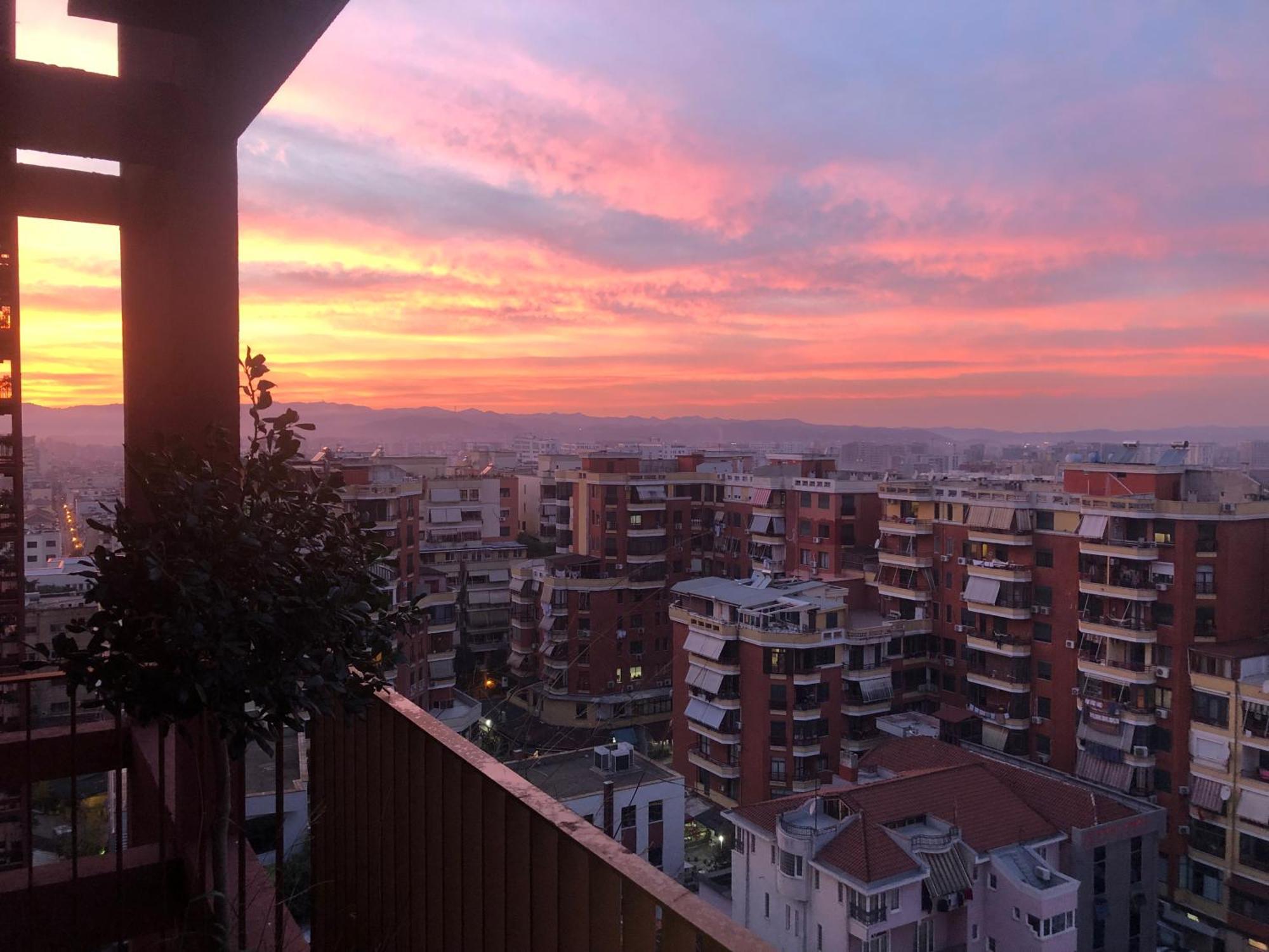 Garden Building Luxury Apartment Tiranë Luaran gambar