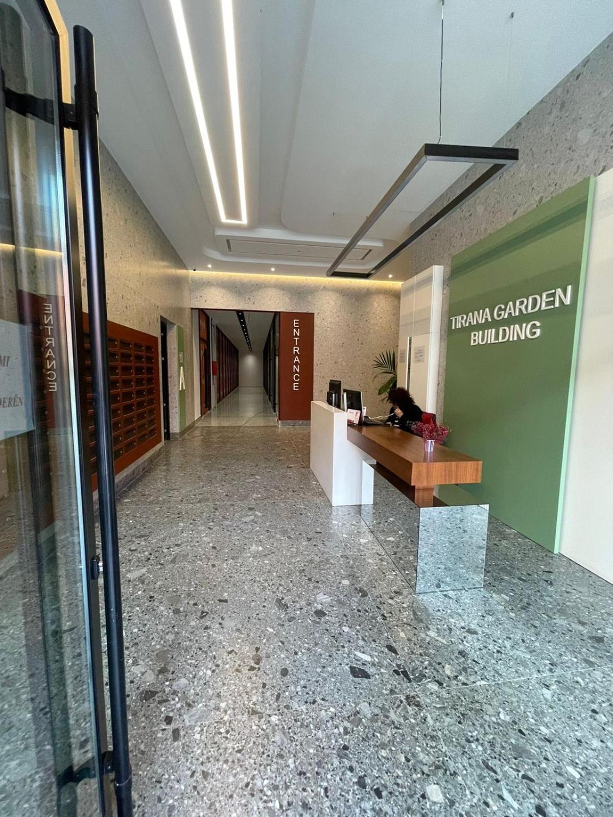 Garden Building Luxury Apartment Tiranë Luaran gambar